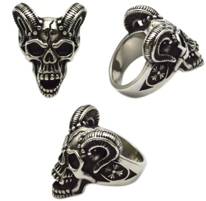 Fingerring Schädel mit Ziegenhörnern